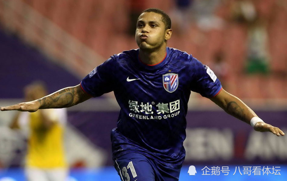包含上海申鑫战胜对手，实现连胜保持领跑的词条