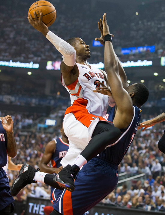 猛龙客场再胜老鹰,取得十连胜 猛龙客场再胜老鹰,取得十连胜