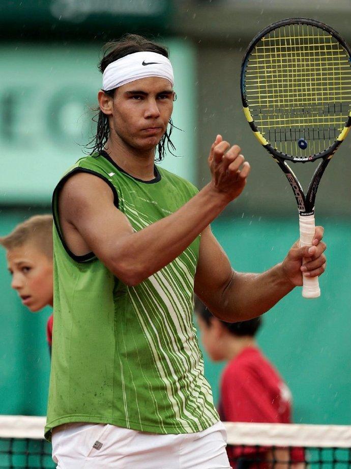 包含年终总决赛力克拉沃尔杯,纳达尔惊艳四座的词条 包含年终总决赛力克拉沃尔杯,纳达尔惊艳四座的词条