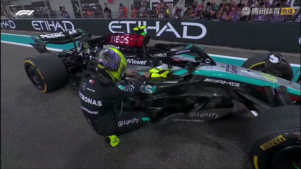 哈斯车队绝杀阿斯顿马丁，汉密尔顿高光表现